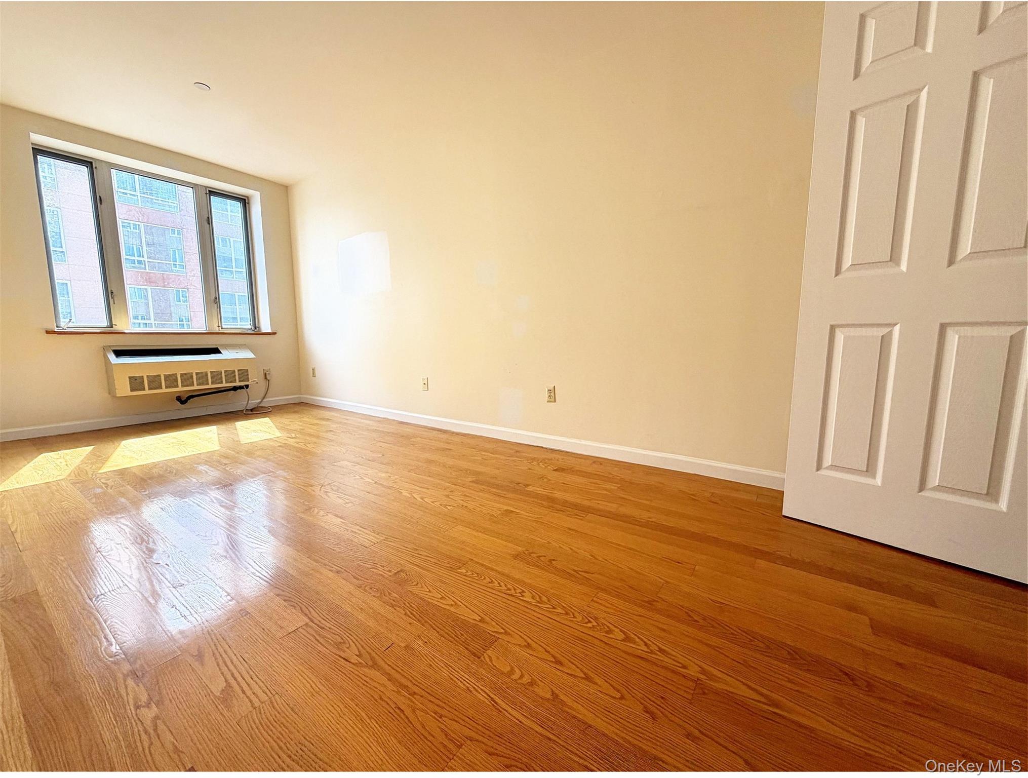 6314 Queens Boulevard 3e Property Photo 6