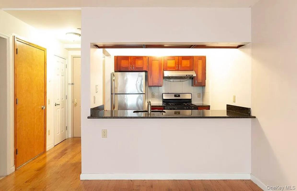 6314 Queens Boulevard 3e Property Photo 8