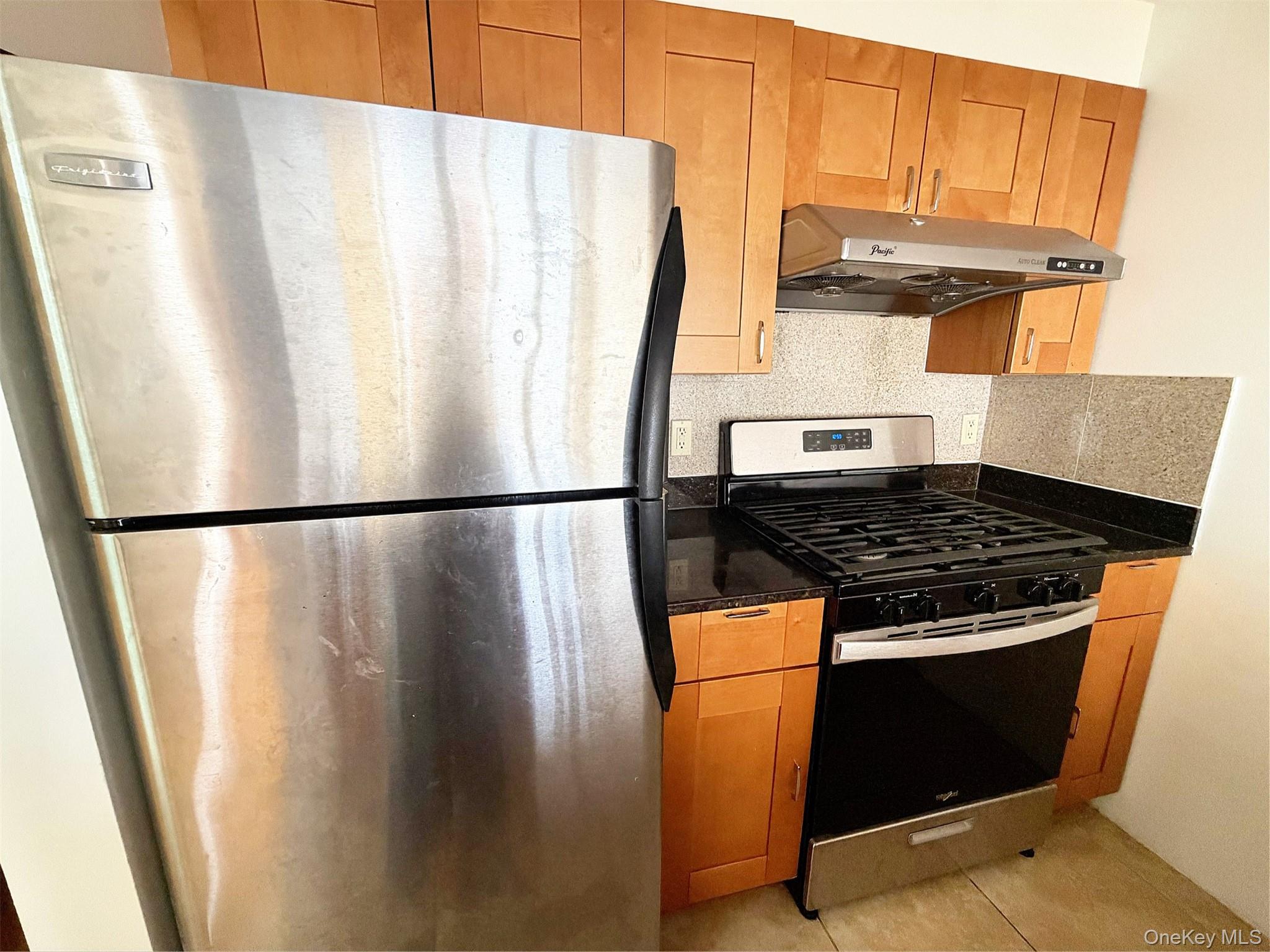 6314 Queens Boulevard 3e Property Photo 10