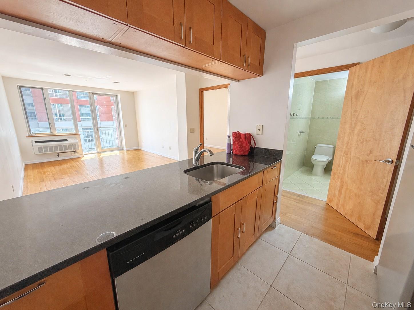 6314 Queens Boulevard 3e Property Photo 11
