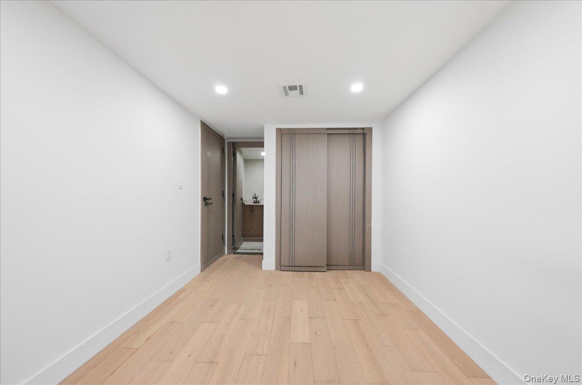 122 E 46th Street Property Photo 7