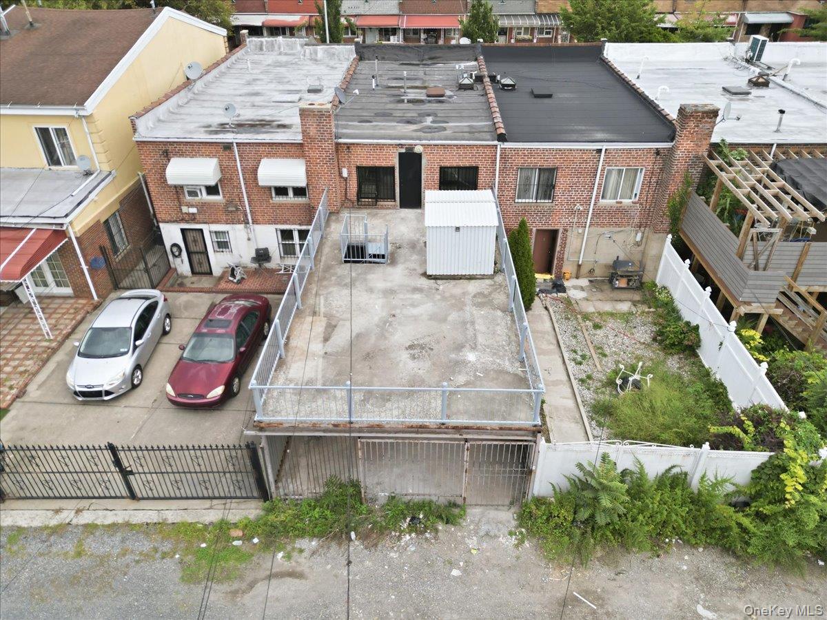 122 E 46th Street Property Photo 12