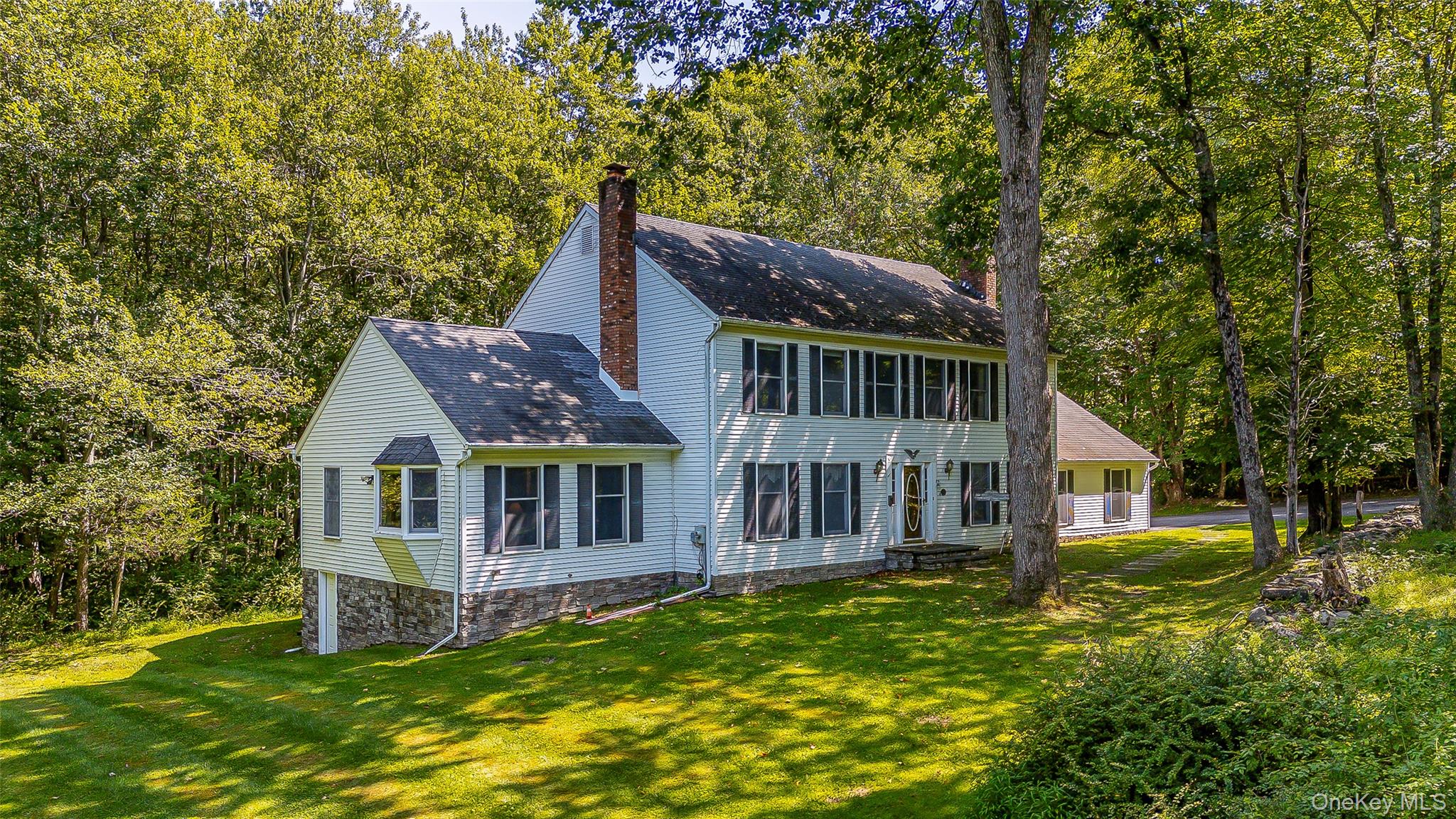 5 Red Fox Run Property Photo 2