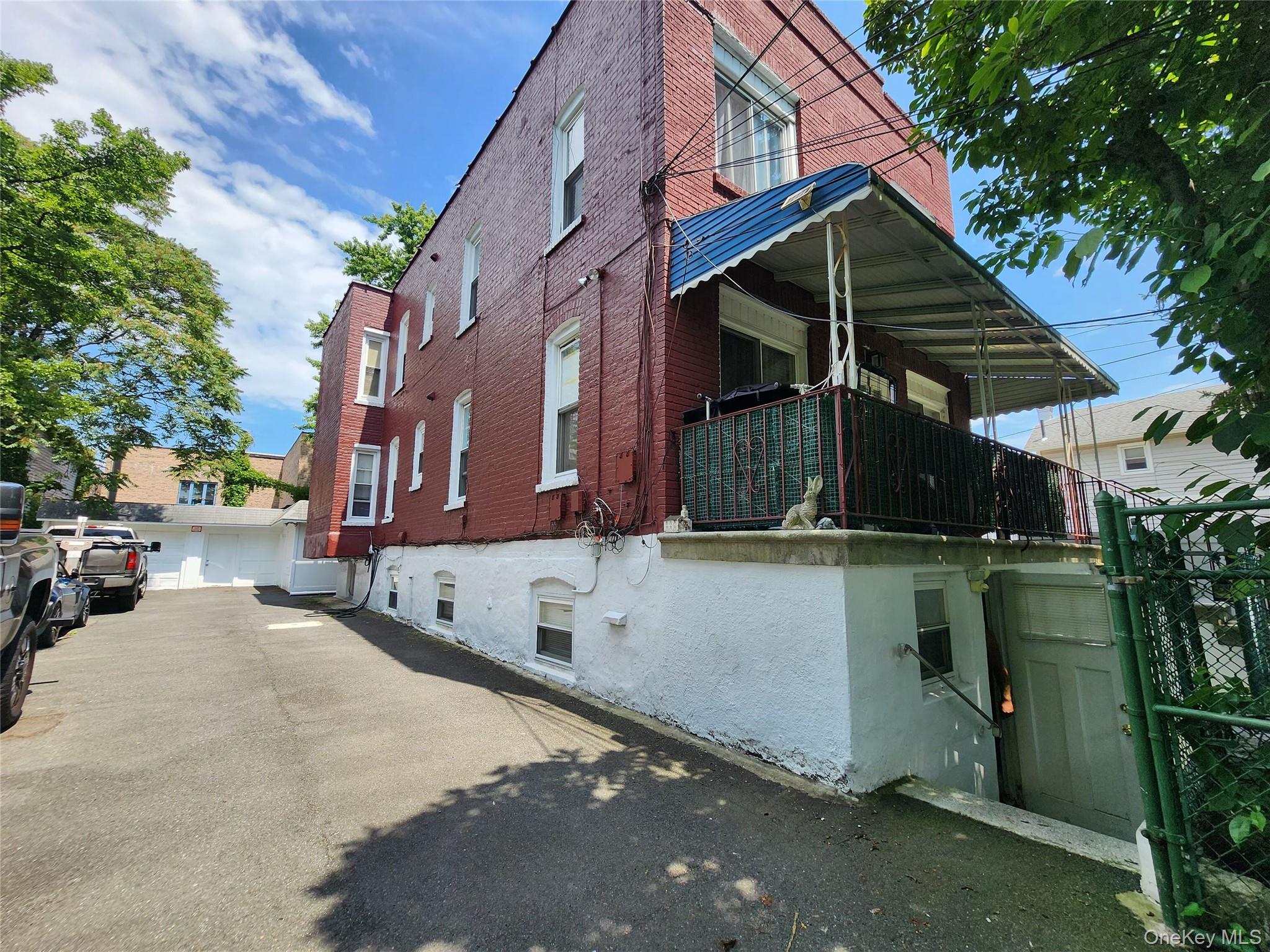 836 Revere Avenue Property Photo 3