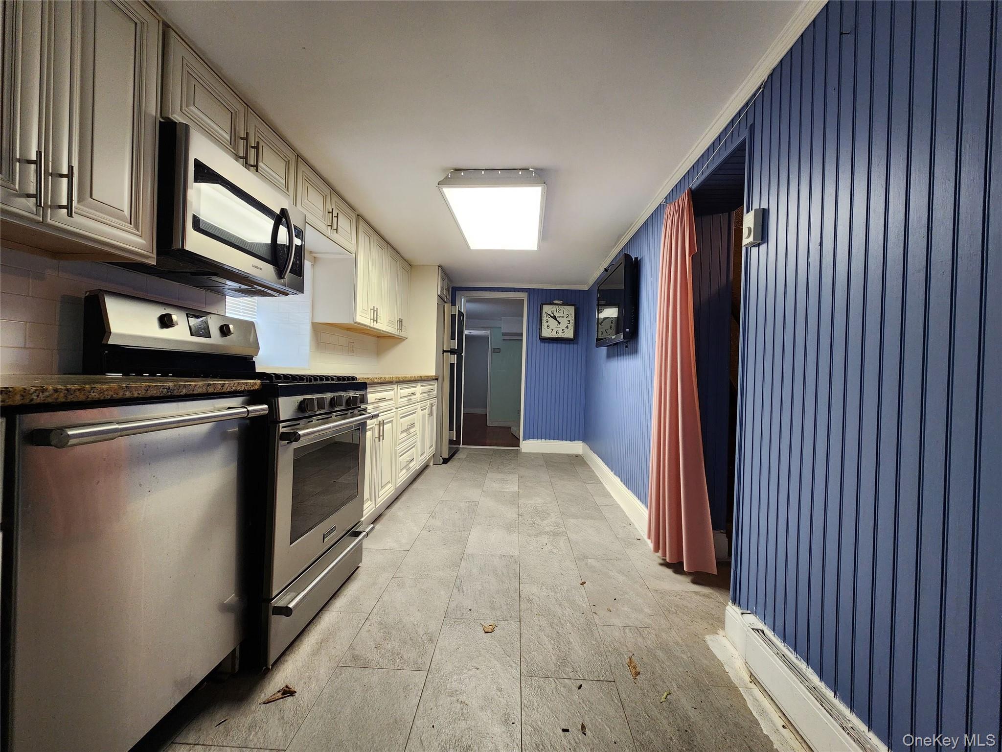 836 Revere Avenue Property Photo 17