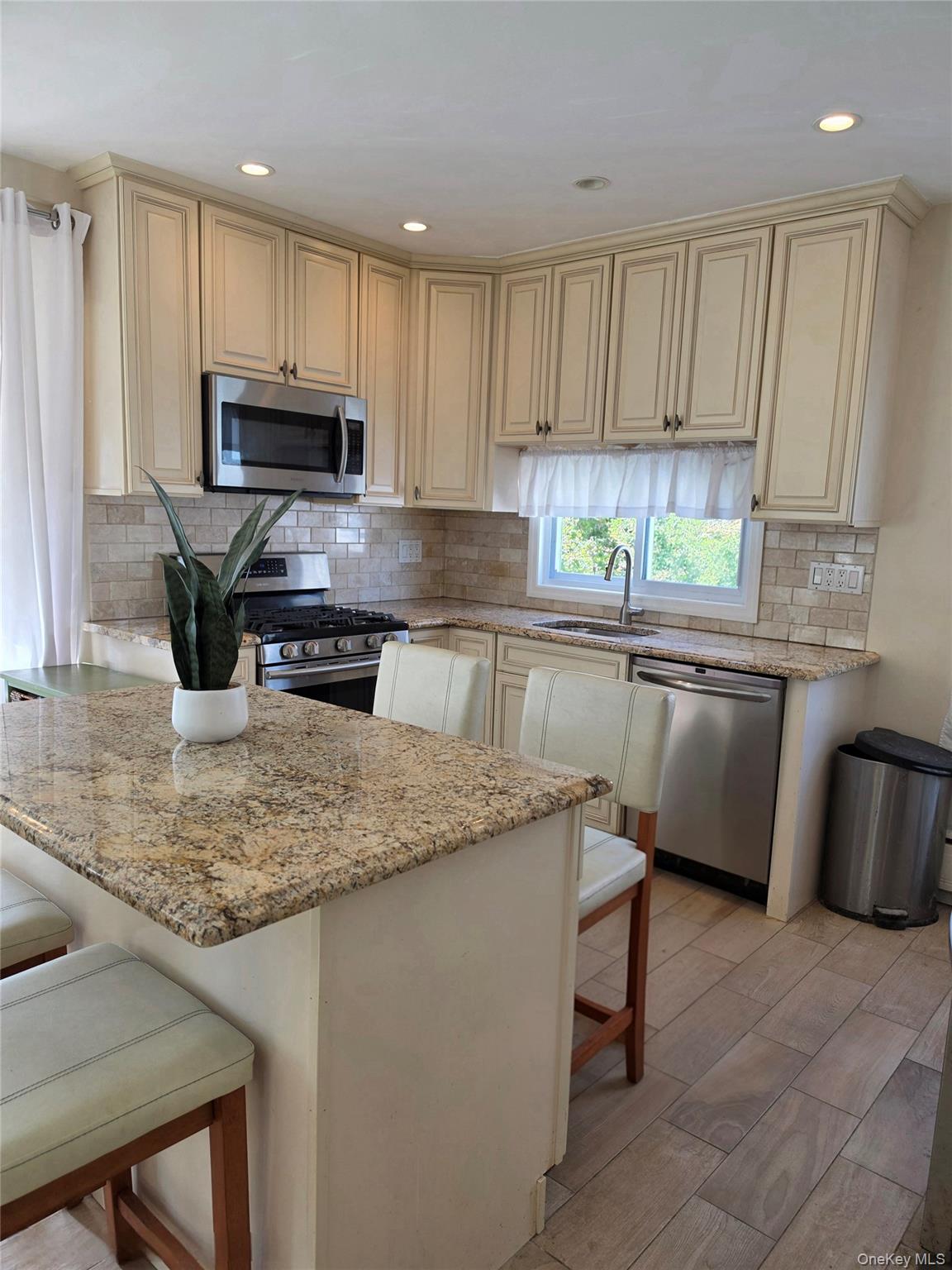 159-15 95th Street Property Photo 5