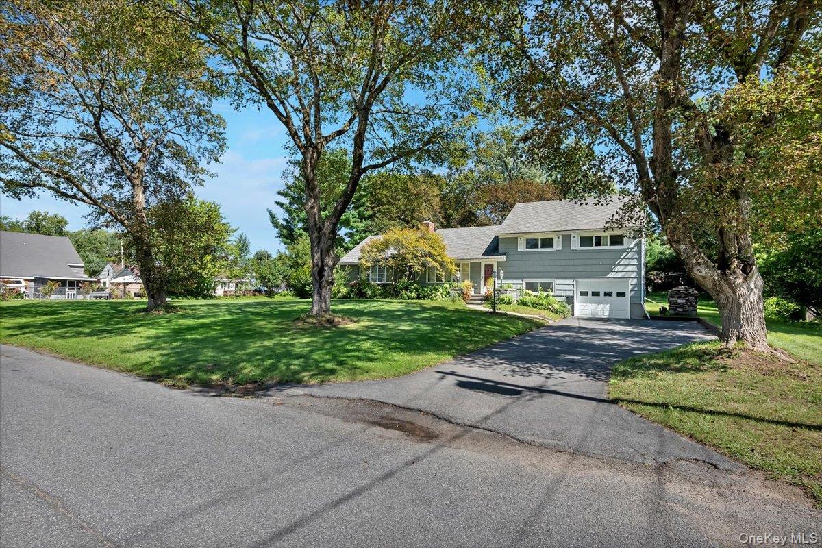 10 Eastland Avenue Property Photo 3