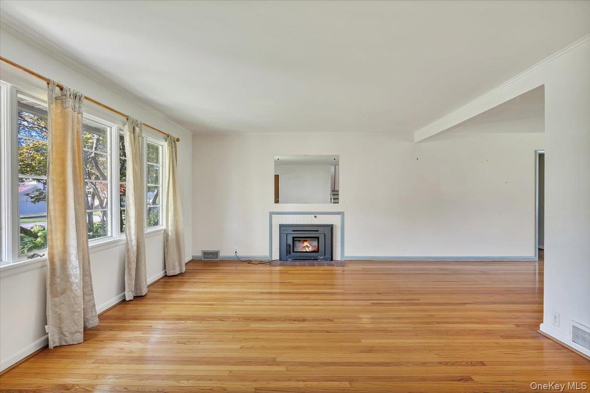 10 Eastland Avenue Property Photo 9