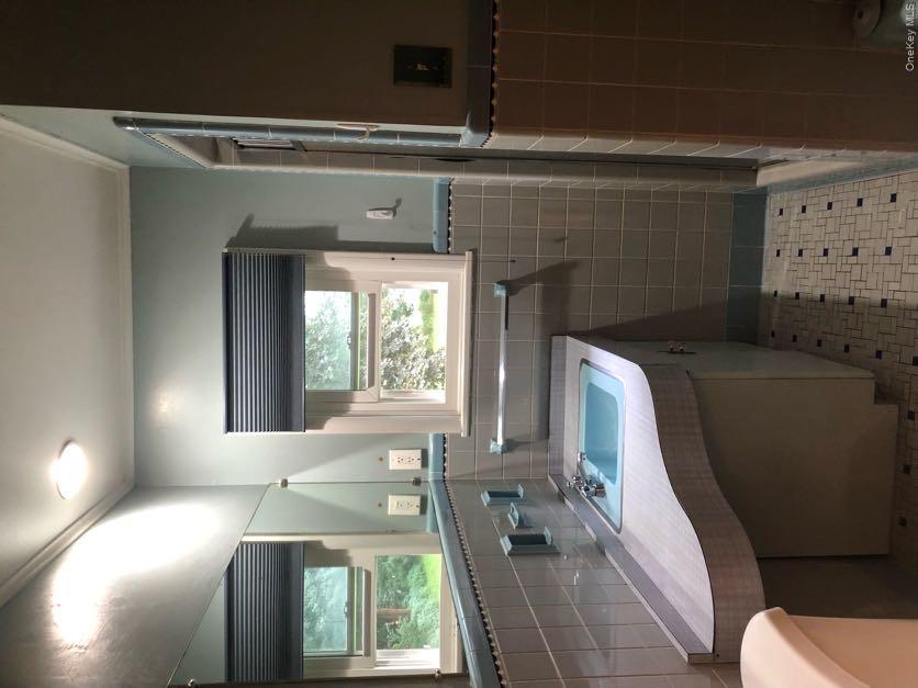 10 Eastland Avenue Property Photo 10