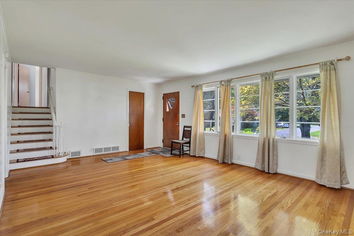10 Eastland Avenue Property Photo 10