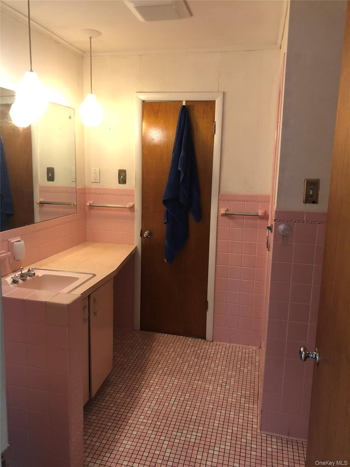10 Eastland Avenue Property Photo 16