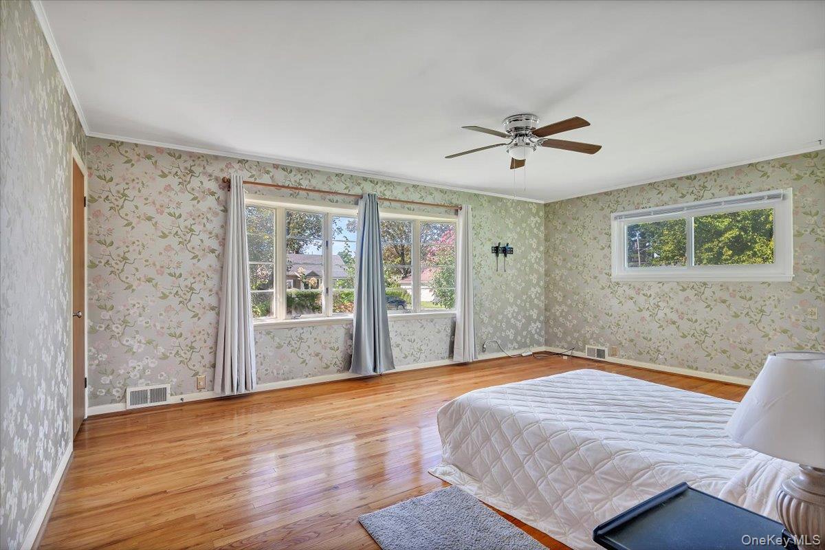 10 Eastland Avenue Property Photo 18
