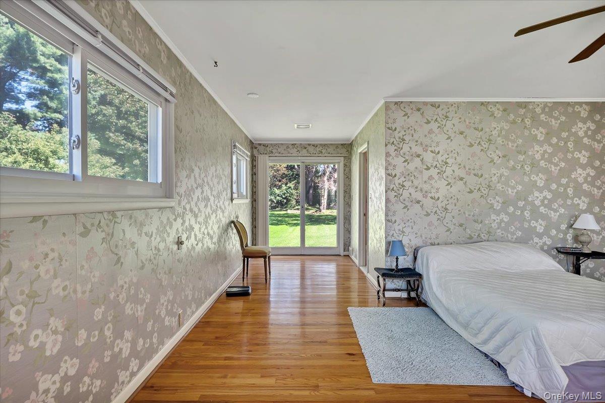10 Eastland Avenue Property Photo 22