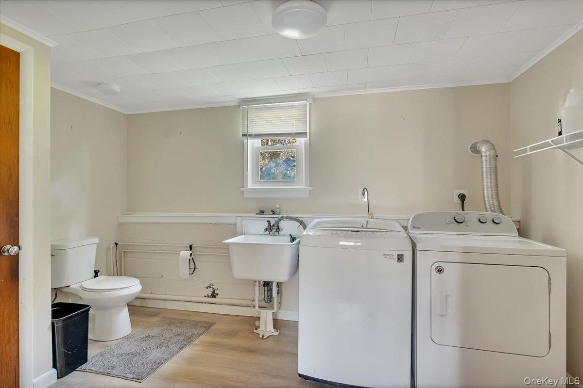 10 Eastland Avenue Property Photo 33