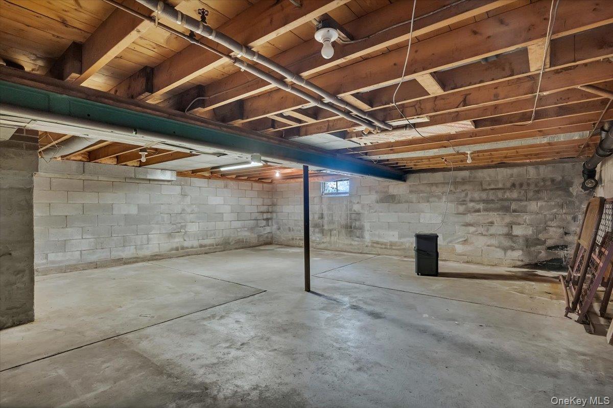 10 Eastland Avenue Property Photo 34