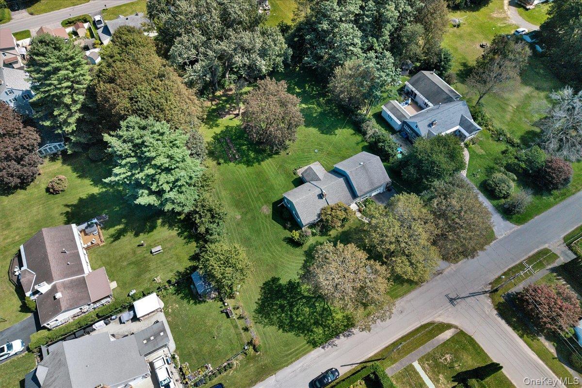 10 Eastland Avenue Property Photo 44