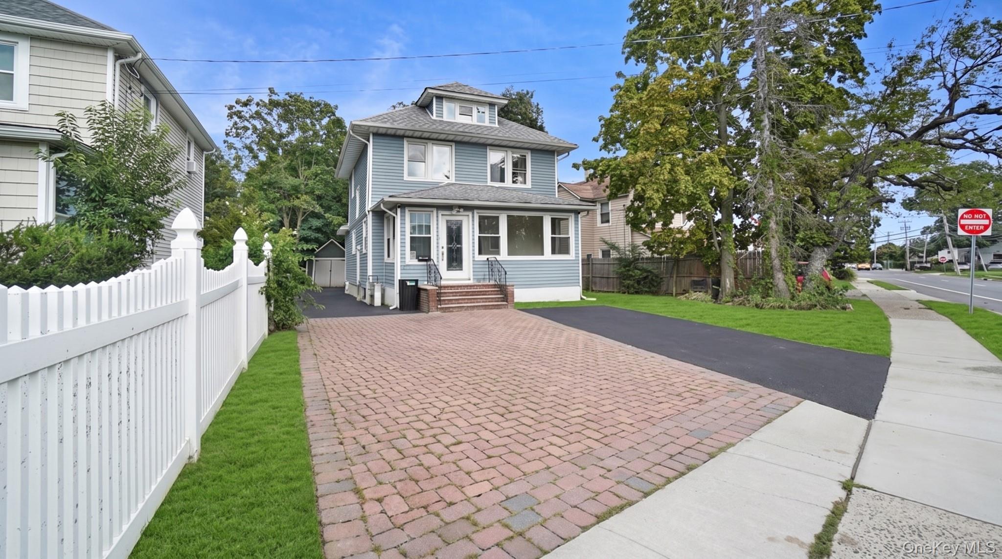 139 5th Avenue Property Photo 1