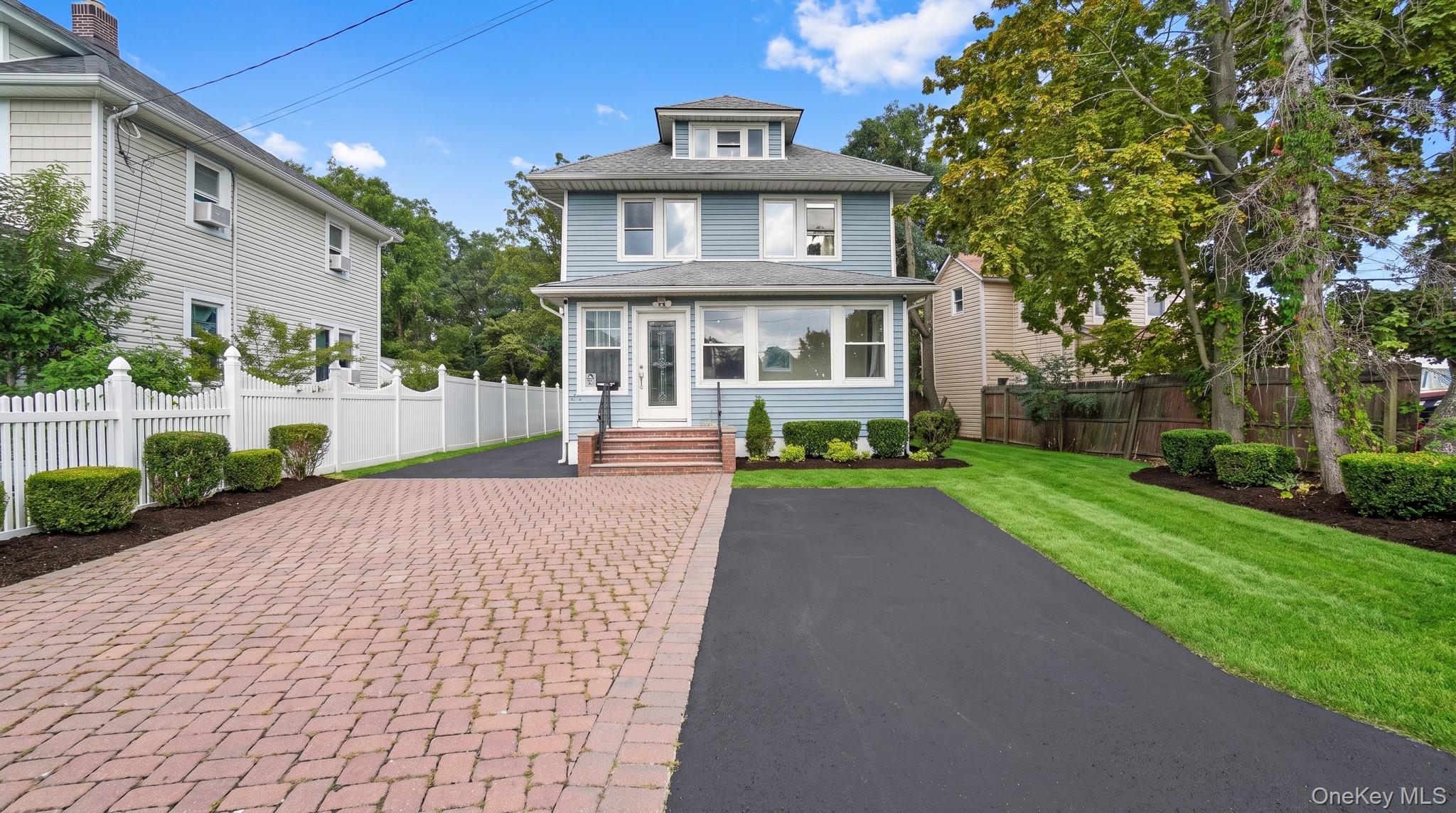 139 5th Avenue Property Photo 2