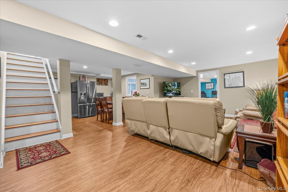 15 Robinson Avenue Property Photo 18