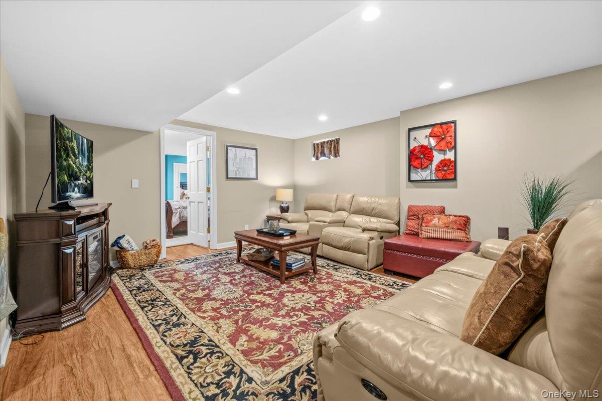 15 Robinson Avenue Property Photo 22