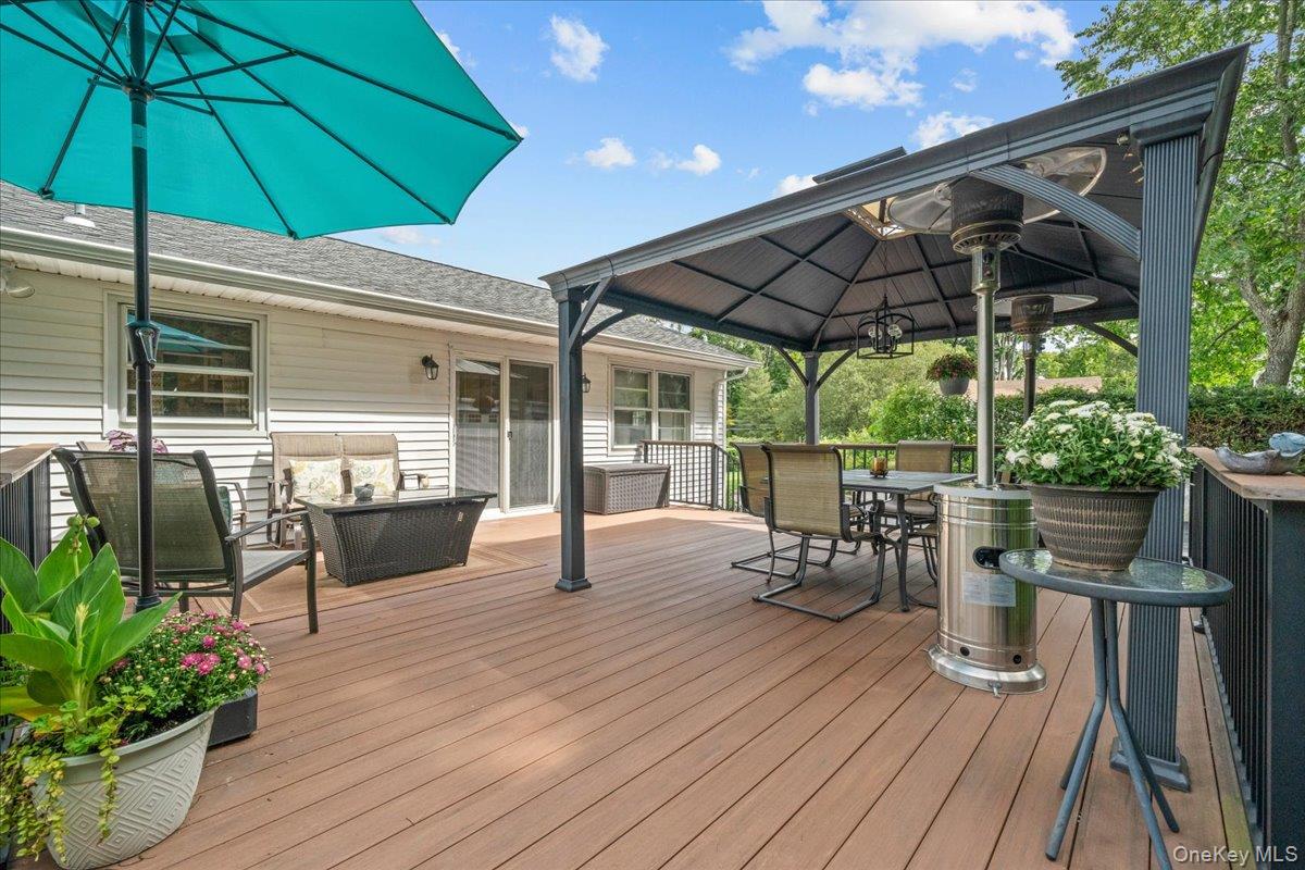 15 Robinson Avenue Property Photo 28