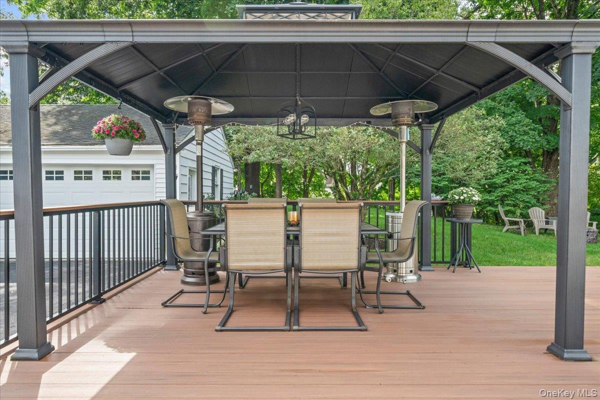 15 Robinson Avenue Property Photo 30