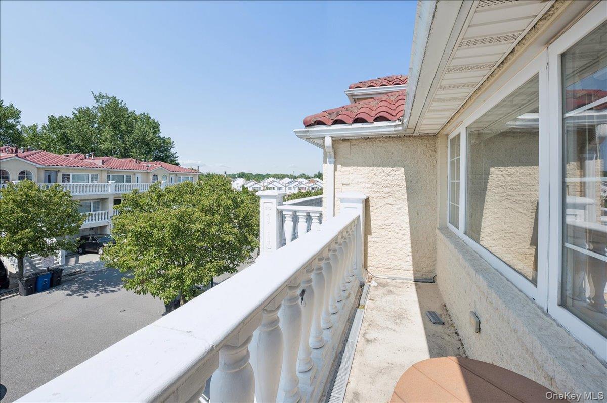 290 Zerega Avenue Property Photo 11
