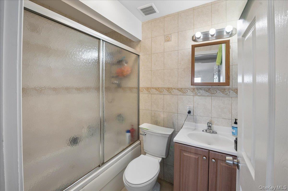 290 Zerega Avenue Property Photo 17