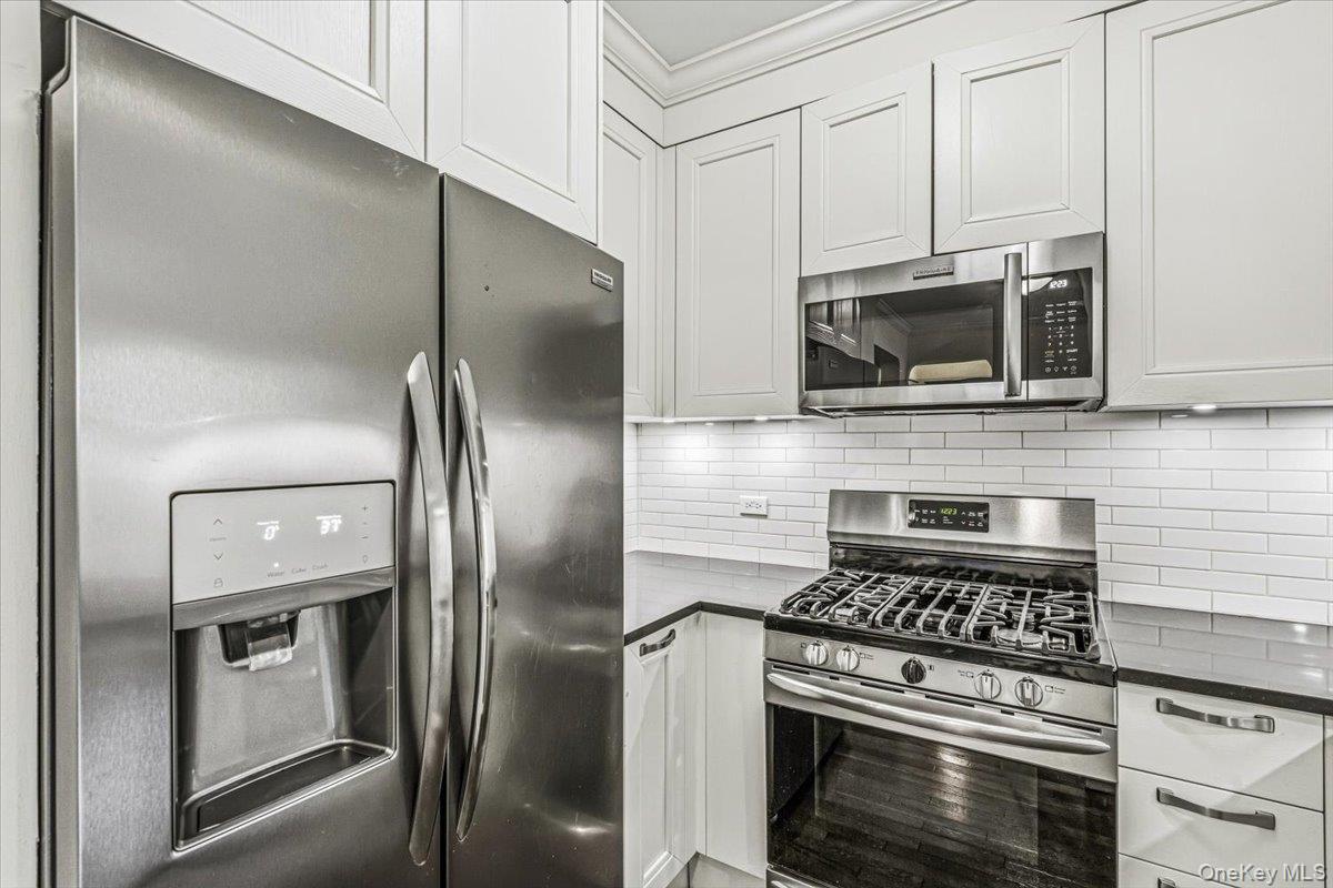 73-12 35th Avenue D32 Property Photo 12