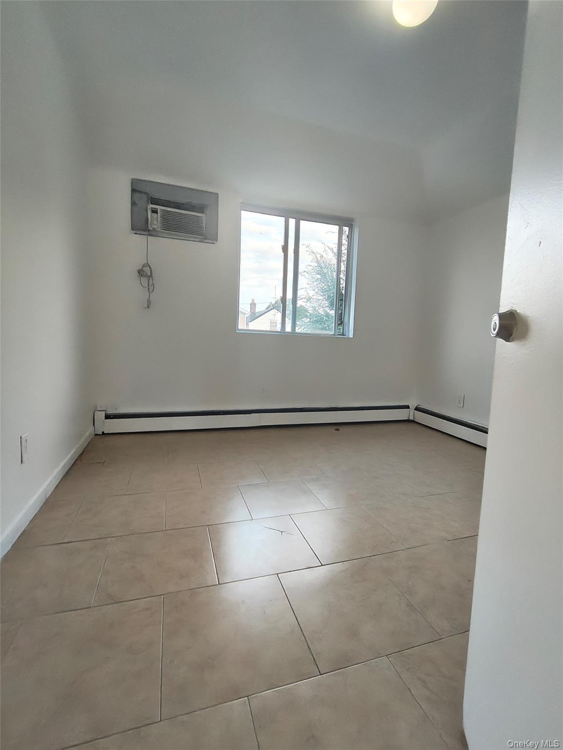 12819 146th Street 2nd Flr Property Photo 8