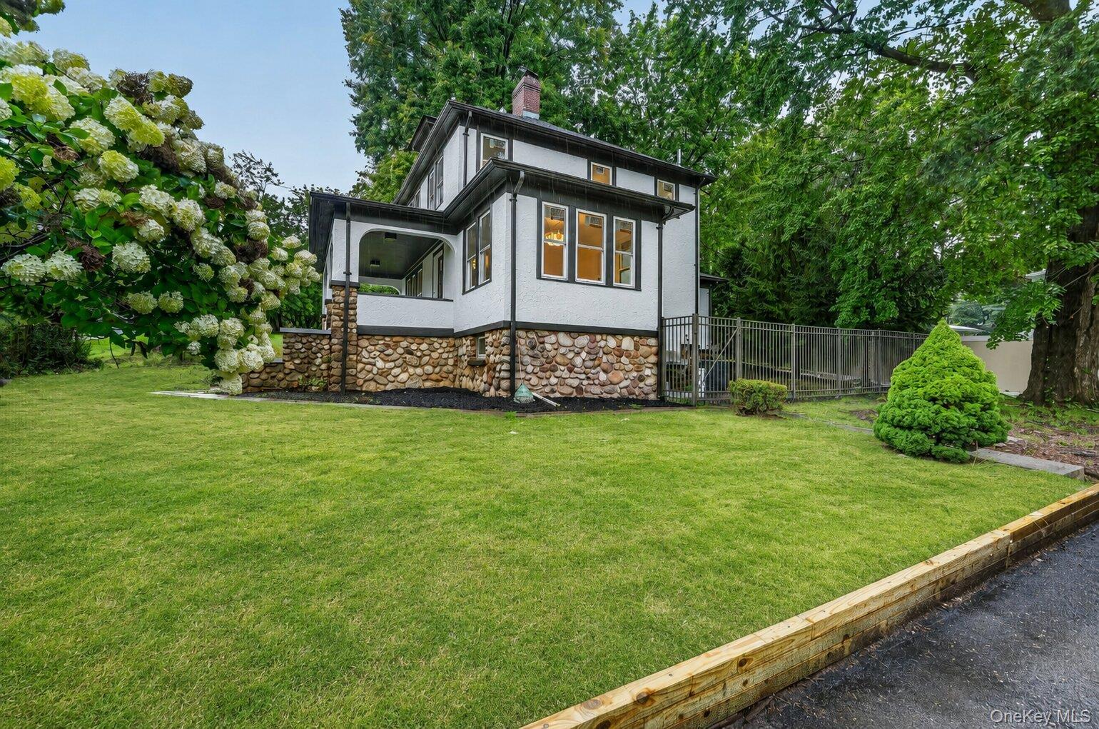 16 Maple Avenue Property Photo 2