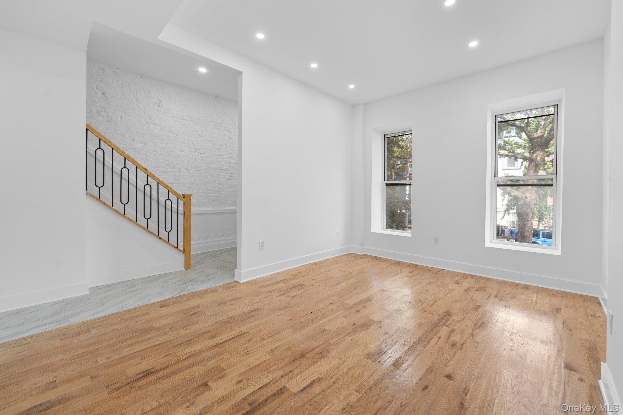 614 Madison Street Property Photo 6