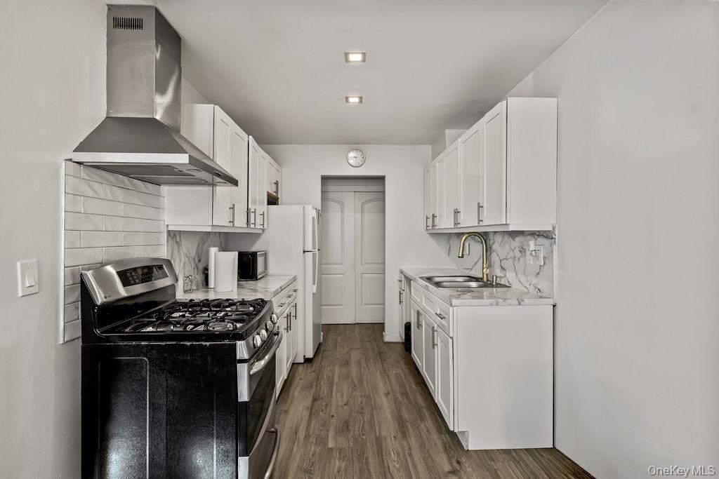 80 Kearsing Parkway B & 8f Property Photo 10