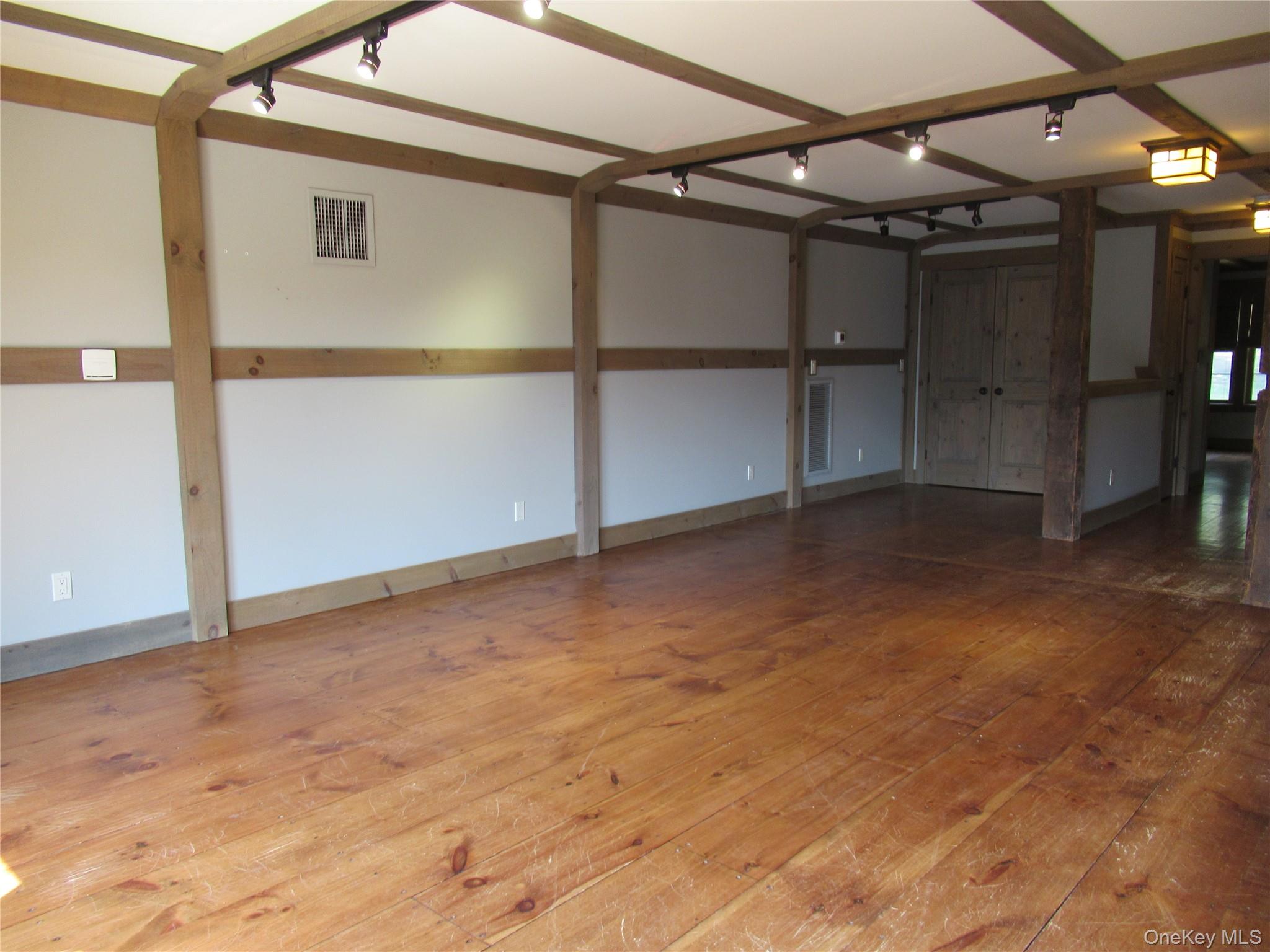 63 River Road B Property Photo 4