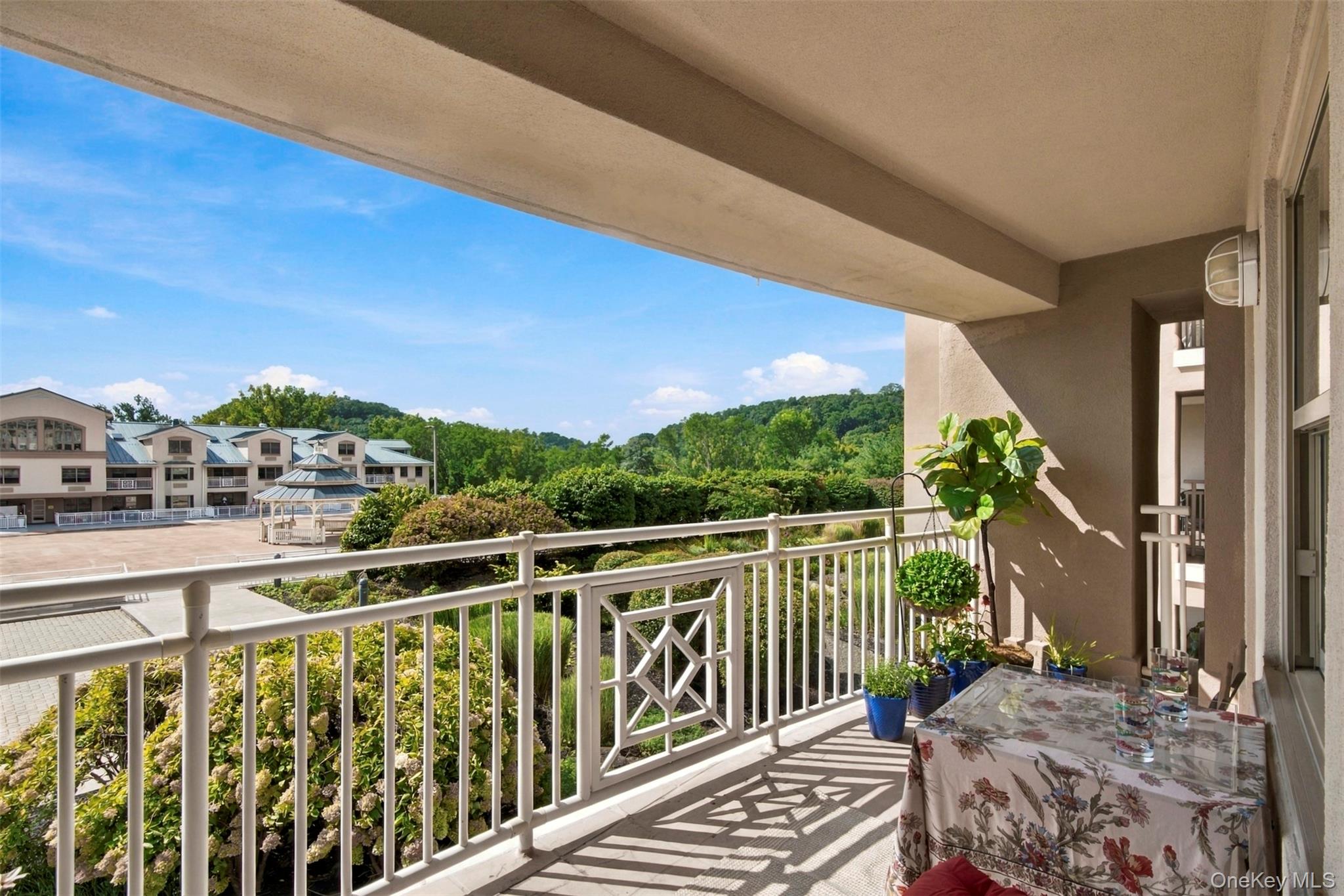 213 Harbor Cove Property Photo 5