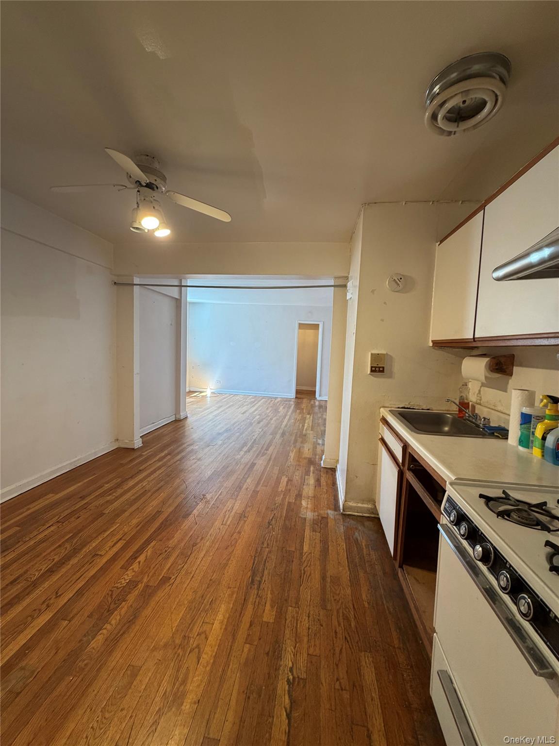 42-45 Kissena Boulevard 6m Property Photo 3