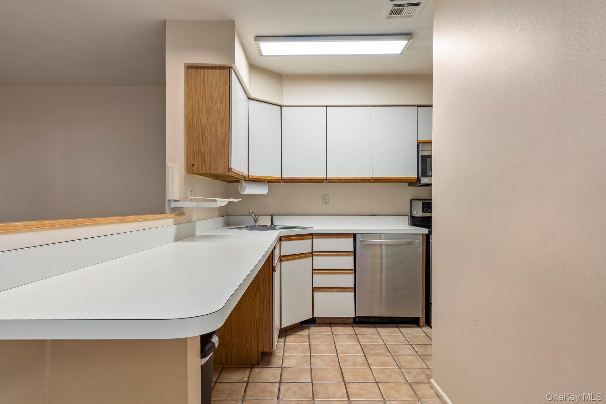 100 Daly Boulevard 1406 Property Photo 6