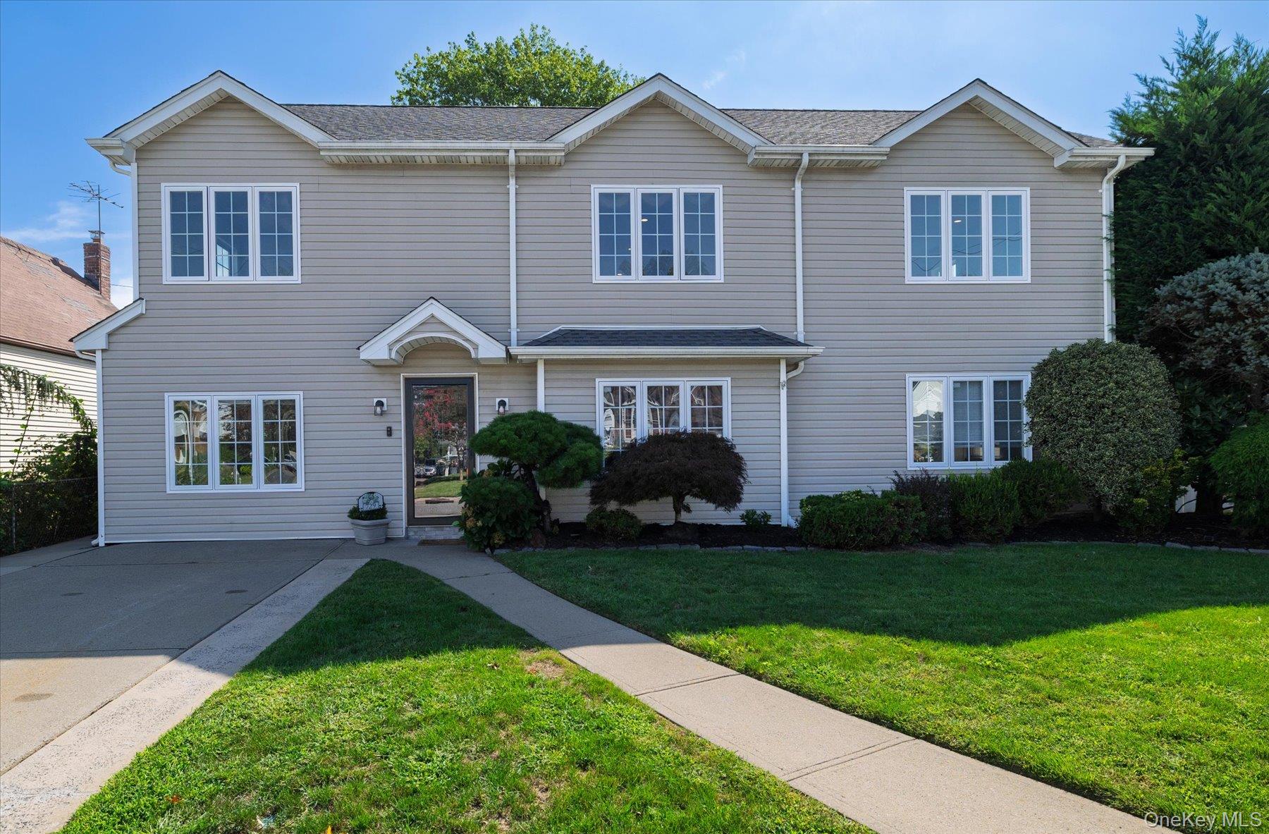 729 Arcadian Avenue Property Photo 1