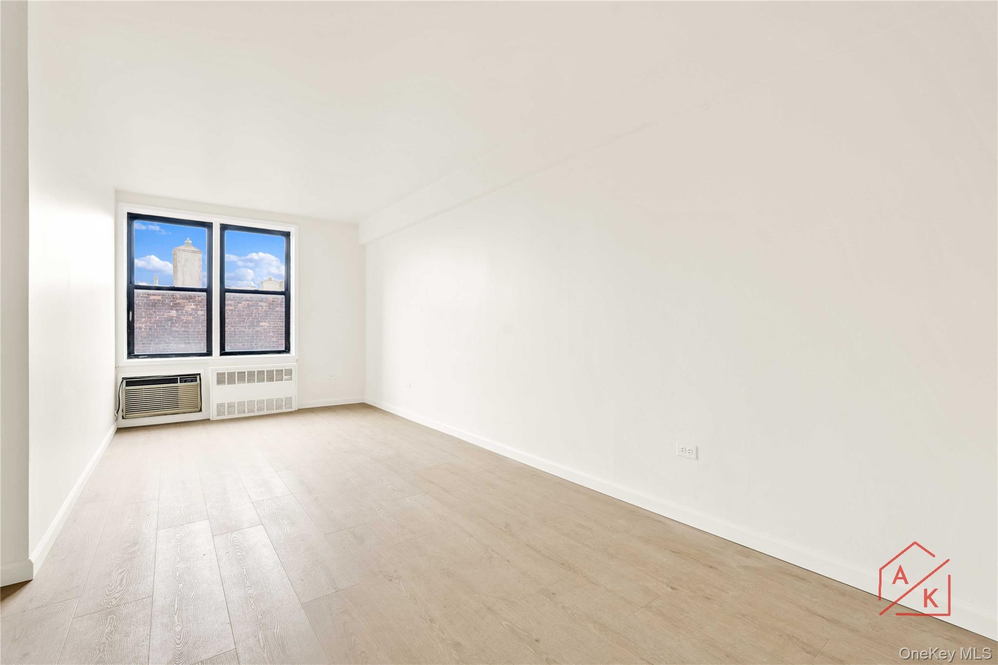 41-31 51 St Street 5b Property Photo 4