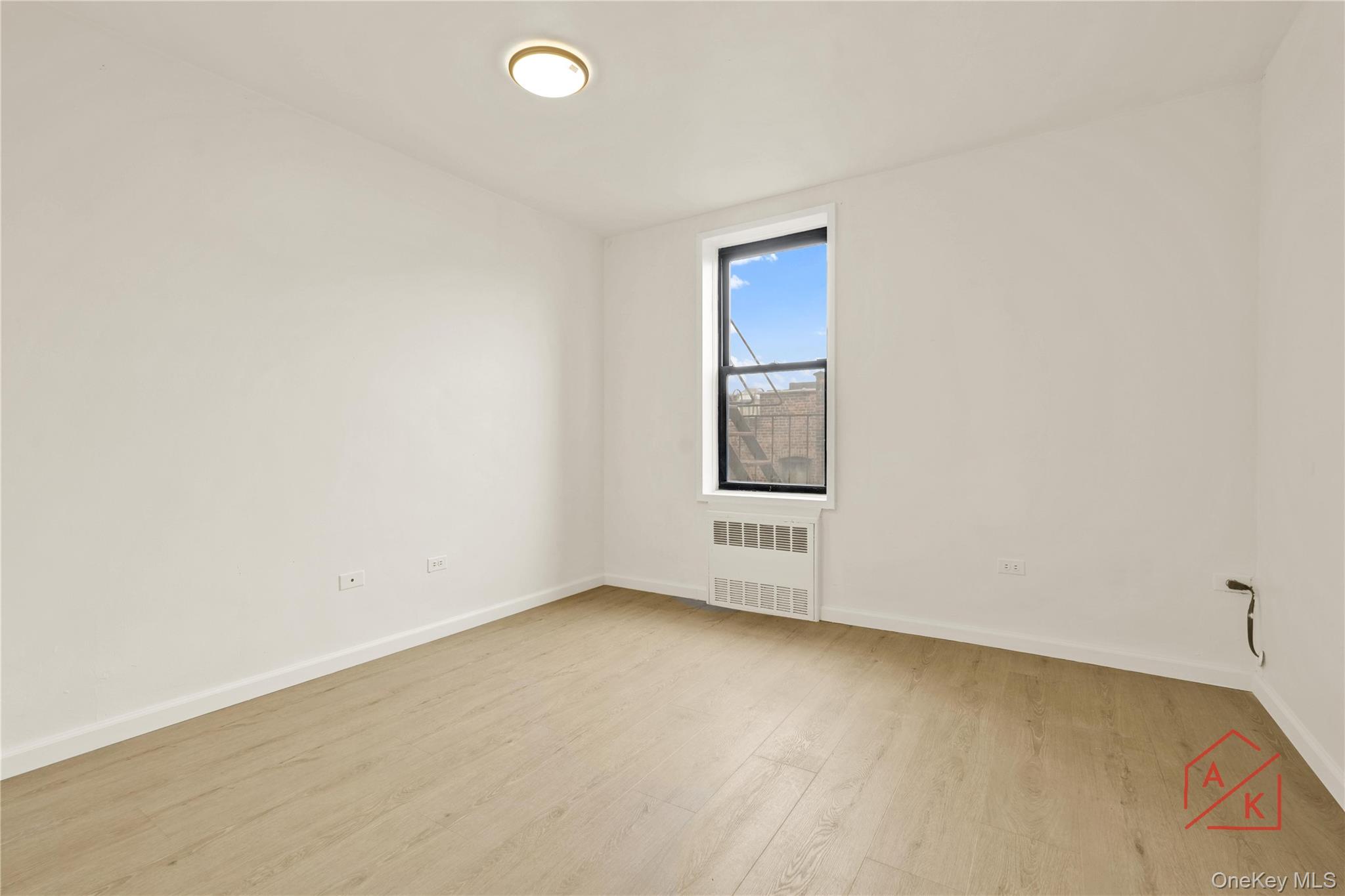41-31 51 St Street 5b Property Photo 6