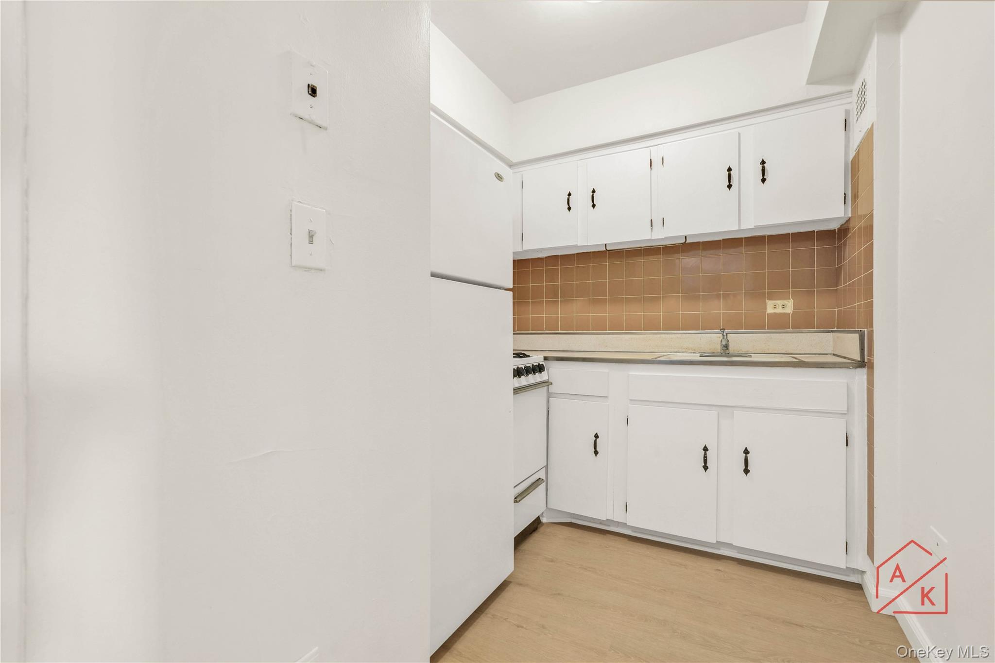 41-31 51 St Street 5b Property Photo 9