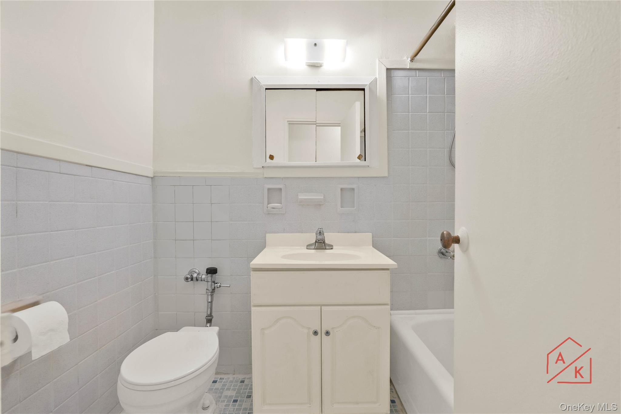 41-31 51 St Street 5b Property Photo 12