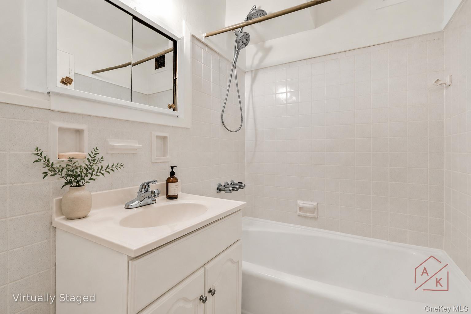 41-31 51 St Street 5b Property Photo 17