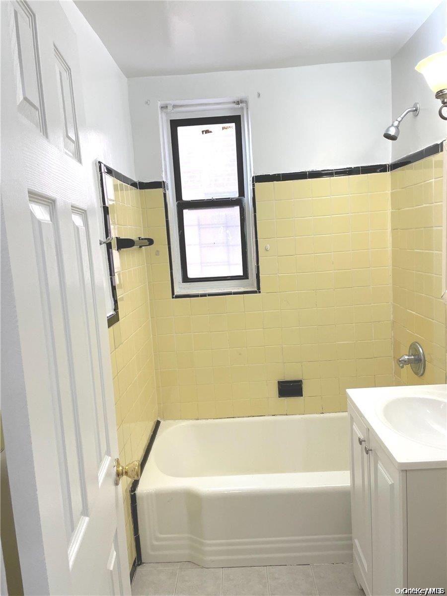 88-30 182 Street 4d Property Photo 11