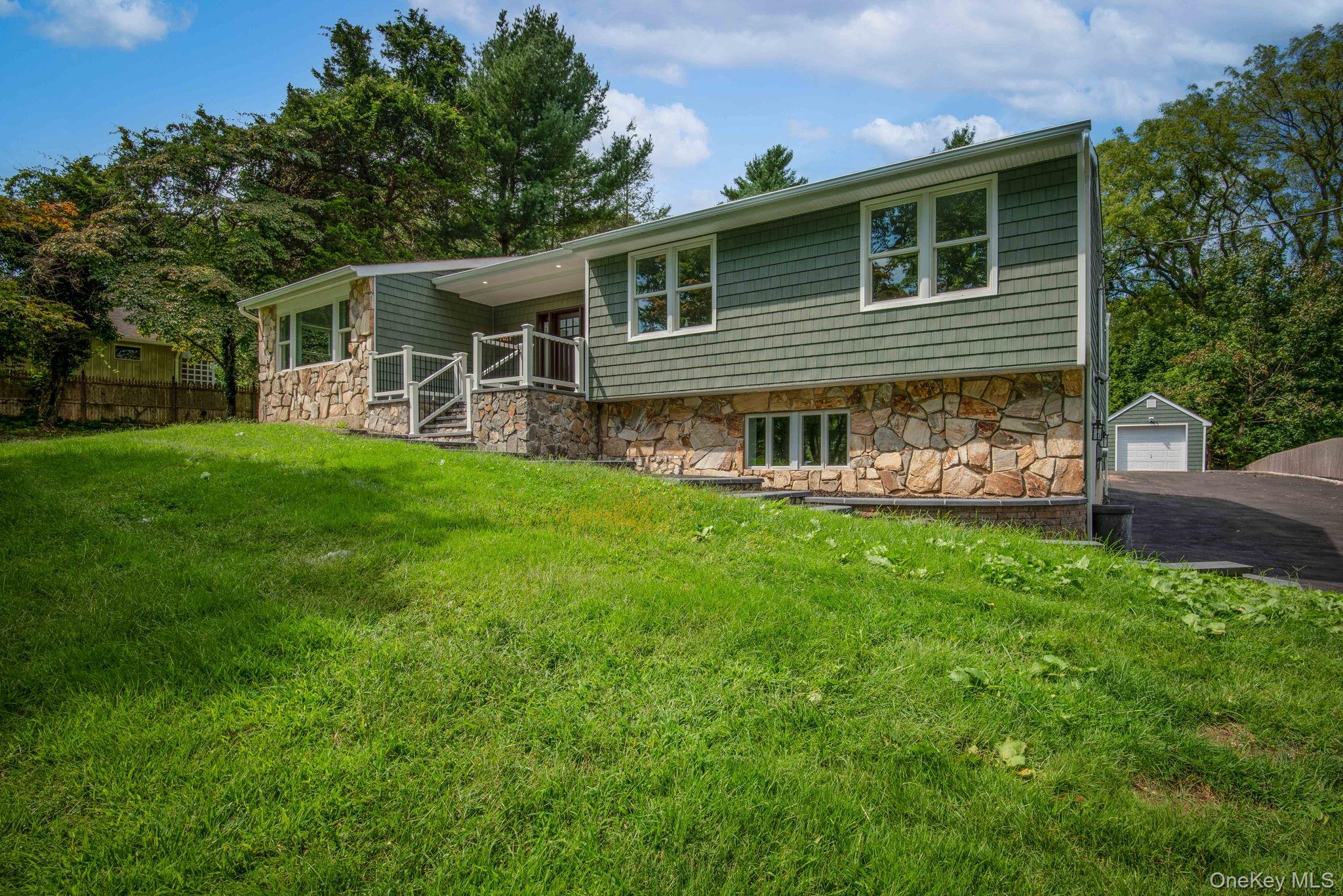 40 Lakeside Drive Property Photo 1