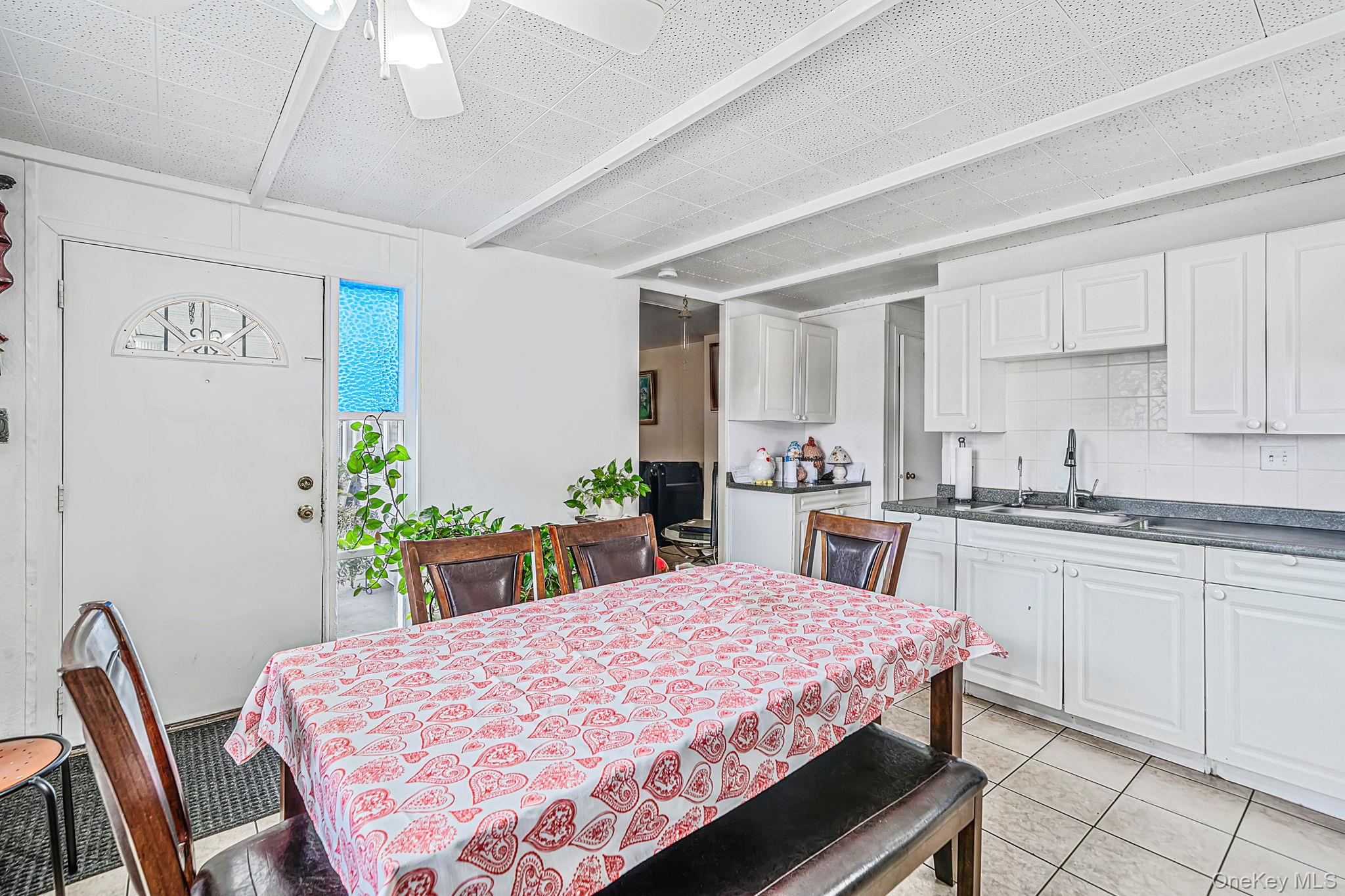 12 Robin Lane Property Photo 10