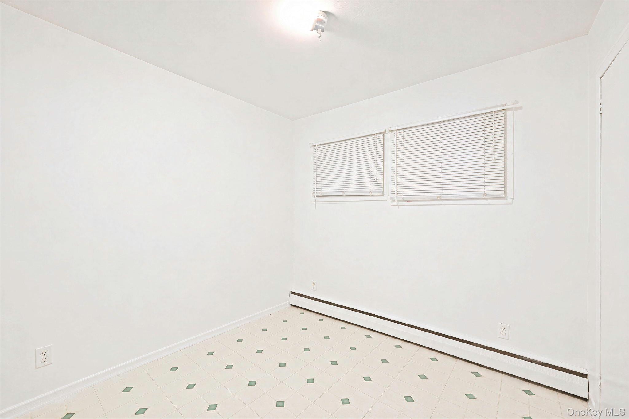 12 Robin Lane Property Photo 20