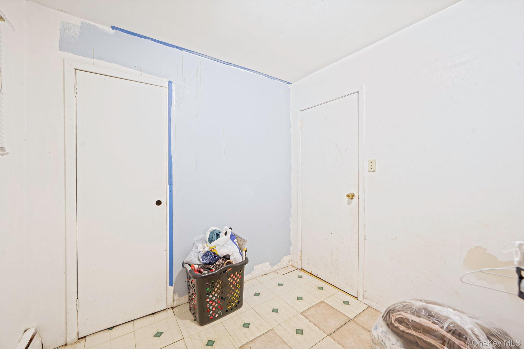 12 Robin Lane Property Photo 22