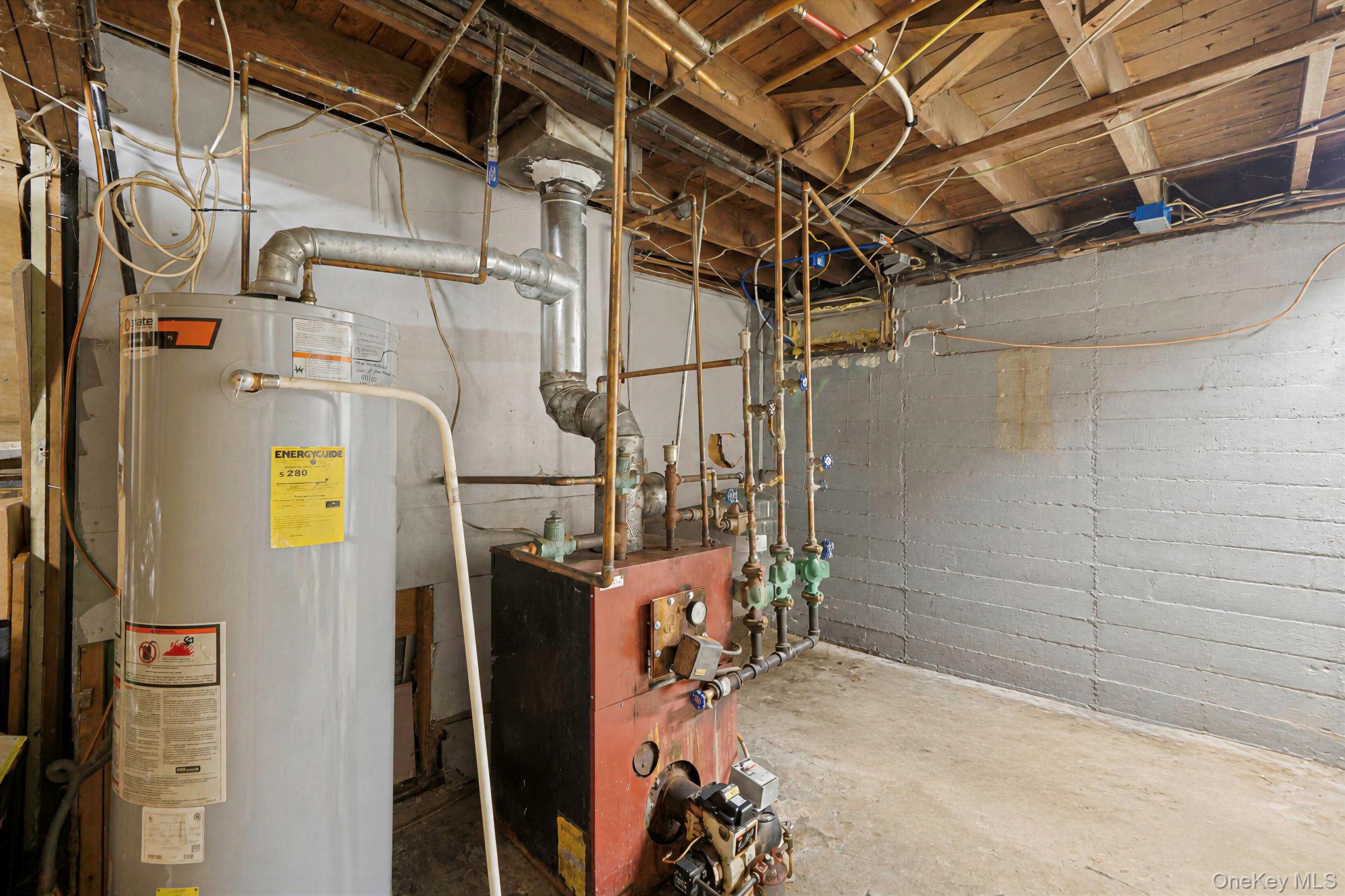 12 Robin Lane Property Photo 35