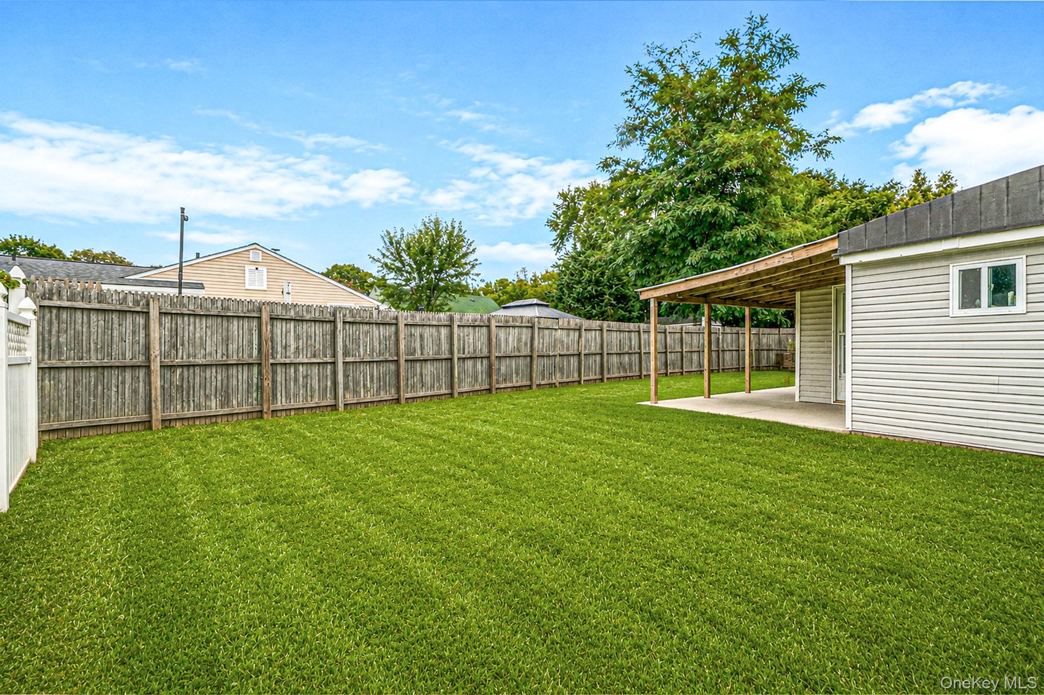 12 Robin Lane Property Photo 36